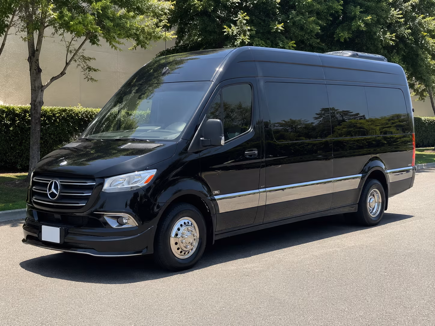 find the perfect transportation for your next airport transfer 3